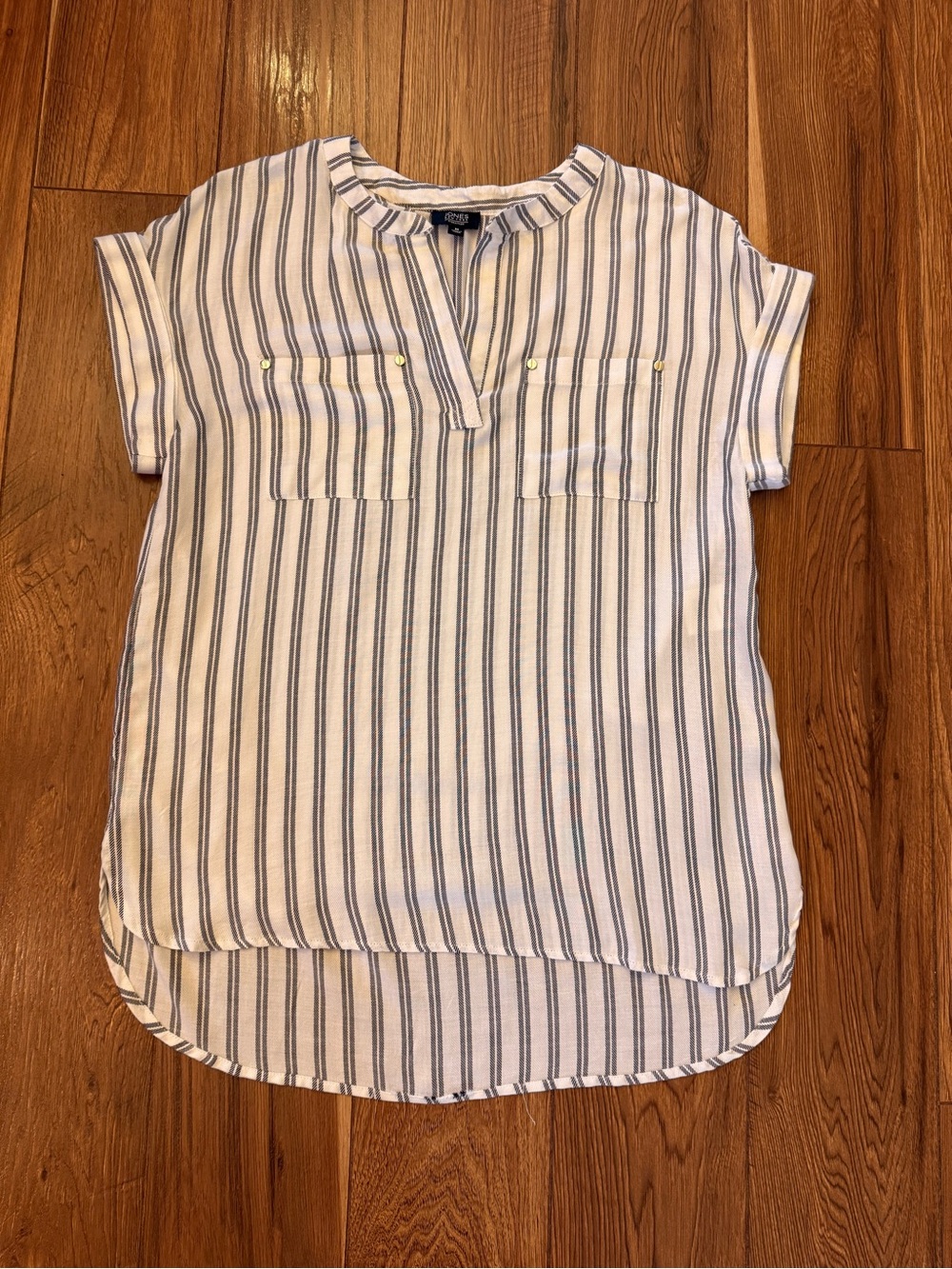 Jones New York White and Blue Striped Short-Sleeve Pullover Blouse